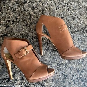 Michael Kors size 9.5 leather heels